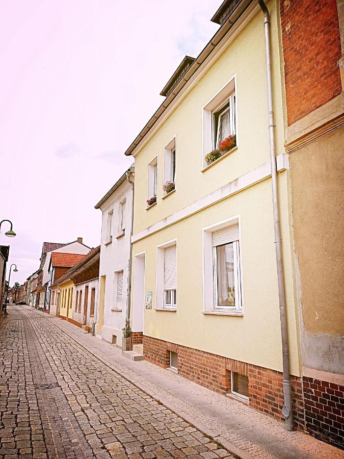 Turmblick-Gaestequartier-Coswig-Hier-Erwartet-Sie-Individueller-Service-Im-Herzen-Der-Altstadt コスヴィッヒ エクステリア 写真